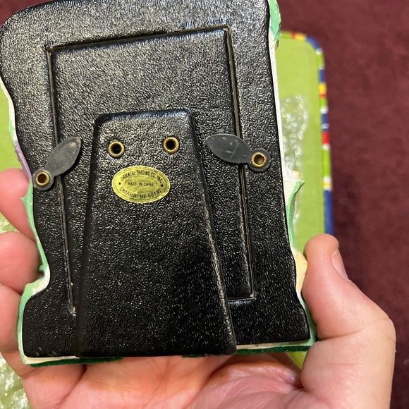 2 Matching Easter frames , great to put pictures of your kids in ! - Picture 2 of 3